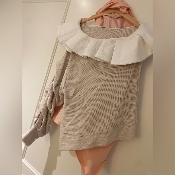 Johanna Ortiz Keresan Ruffle on shoulder size 4. Moda Operanti dust bag included - Picture 4 of 7